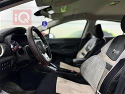 نيسان فيرسا